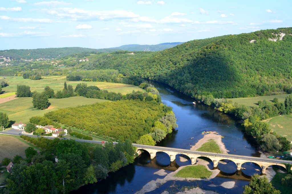 AQUITANIEN - BURGUNDY